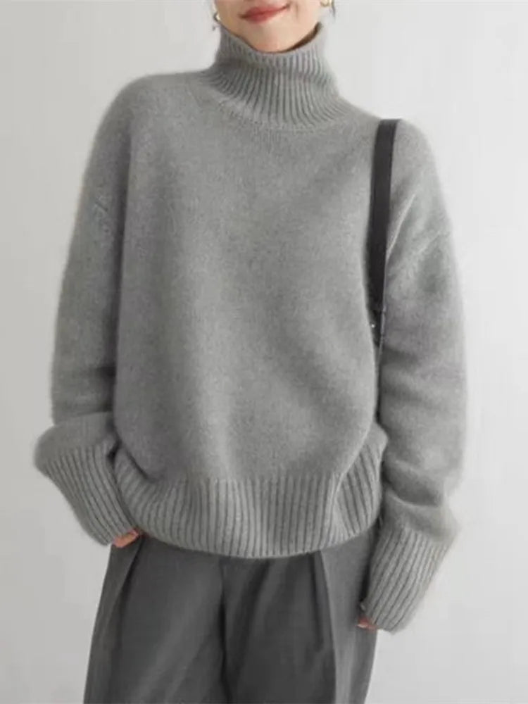 Lottie – Cashmere turtleneck of timeless elegance