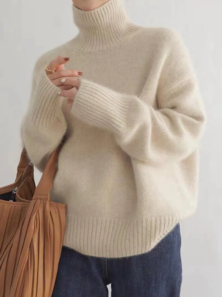 Lottie – Cashmere turtleneck of timeless elegance